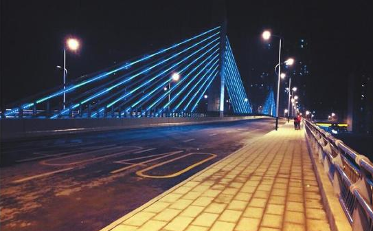 城市亮化工程使用LED技術成趨勢 這些“最”橋紛紛采用